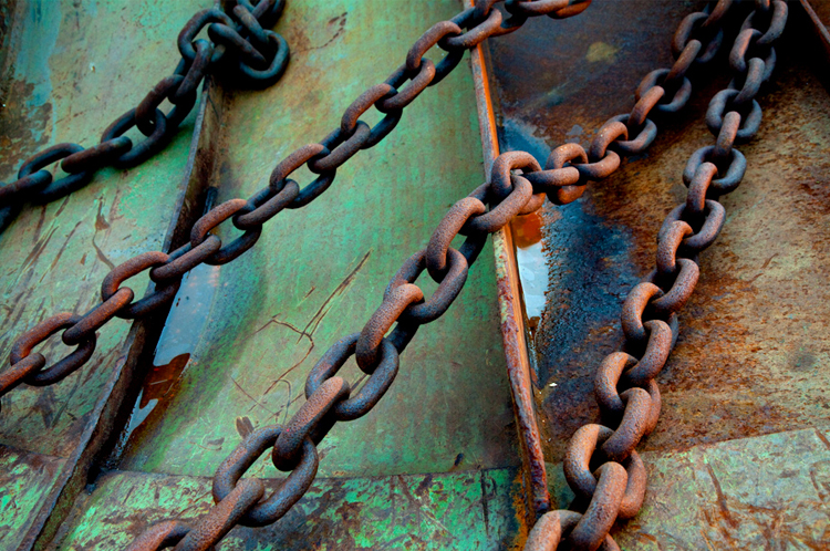 12.  Chains,  Isafjordur
