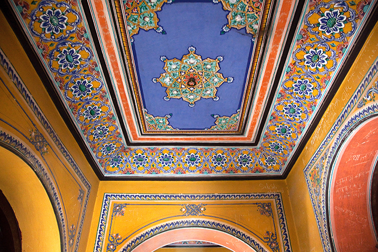 19   Ajmer, Red Temple interior